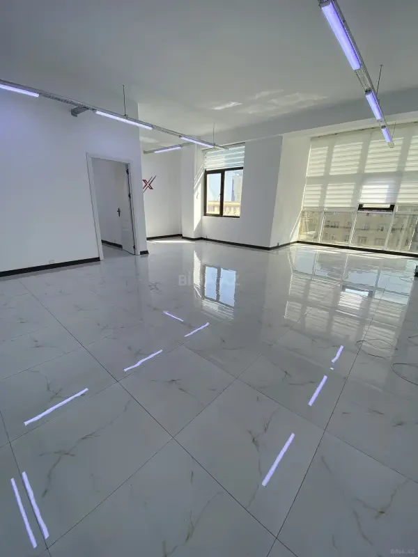 Kirayə verilir 2 otaqlı ofis 71 m²