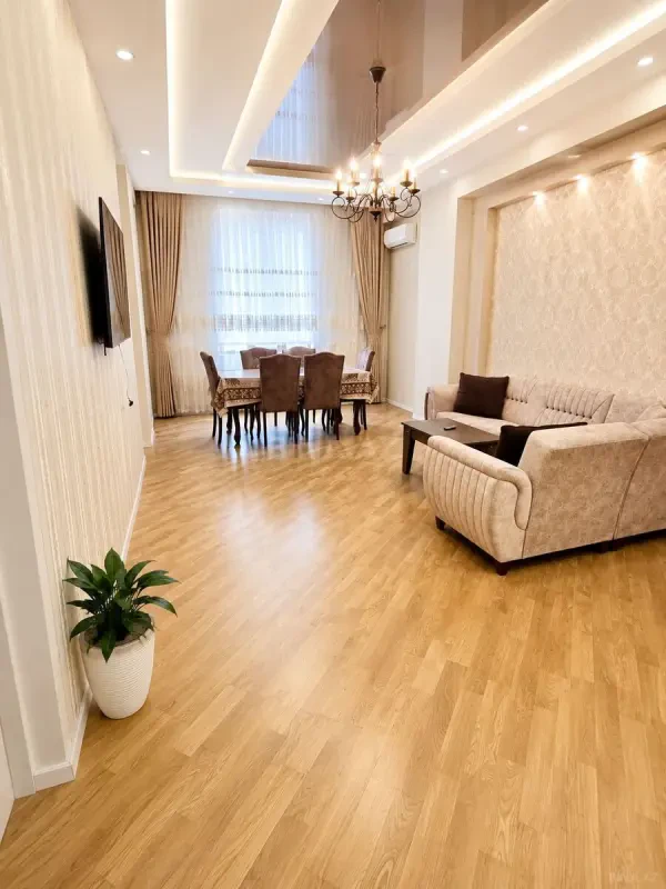 Kirayə verilir 2 otaqlı mənzil 90 m²