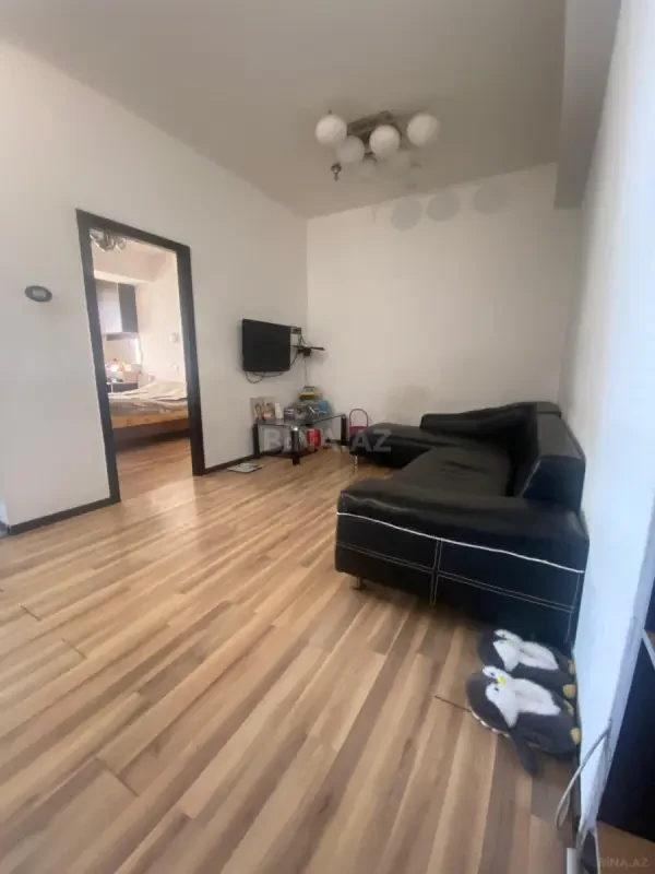 Kirayə verilir 2 otaqlı mənzil 67 m²