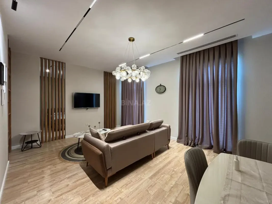 Kirayə verilir 2 otaqlı mənzil 67 m²