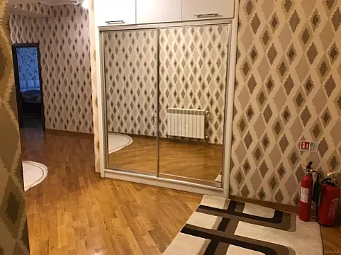 Kirayə verilir 4 otaqlı mənzil 150 m² — Bakı 4 otaq 150.00 m²