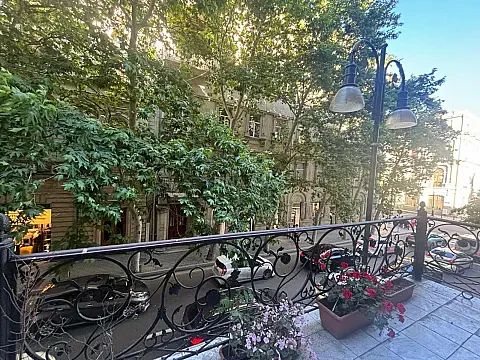 Kirayə verilir 1 otaqlı mənzil 45 m² — Bakı, Sahil qəs. 1 otaq 45.00 m²