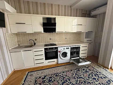 Kirayə verilir 3 otaqlı mənzil 130 m² — Bakı 3 otaq 130.00 m²