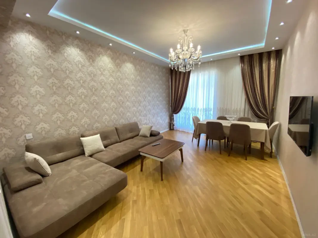 Kirayə verilir 2 otaqlı mənzil 93 m²