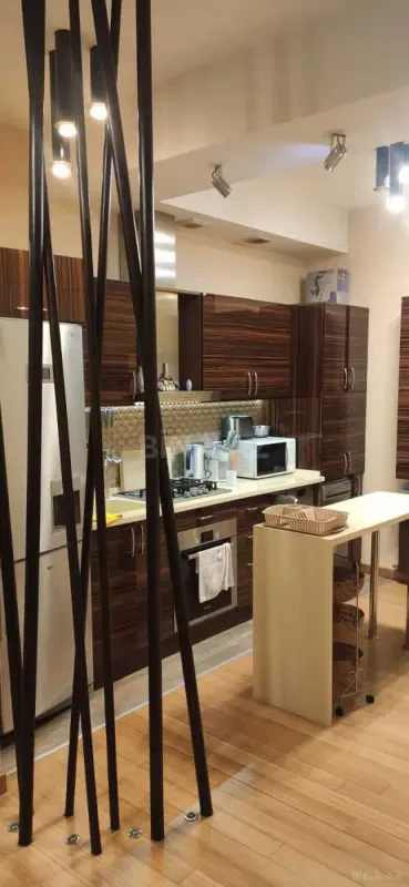 Kirayə verilir 2 otaqlı mənzil 86 m²