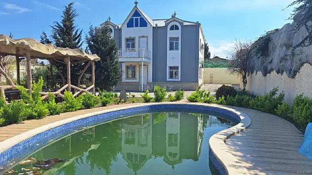 Kirayə verilir 6 otaqlı həyət evi 300 m² — Bakı, Novxanı 6 otaq 300.00 m²