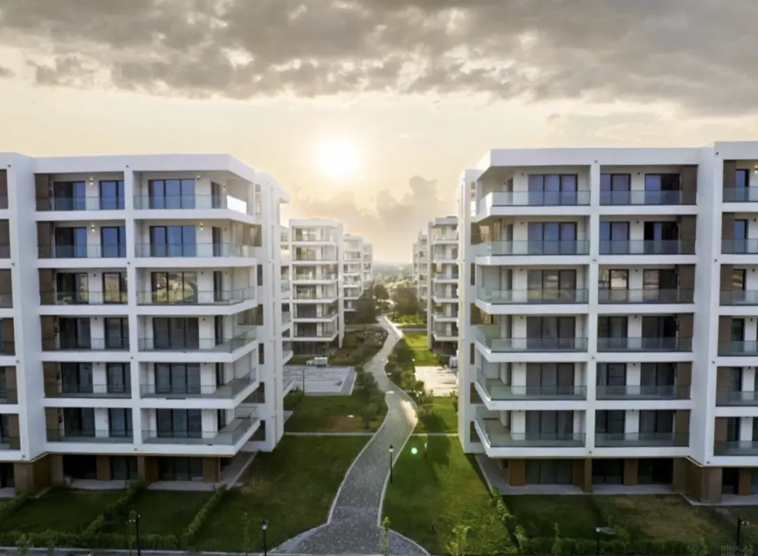 Satılır 2 otaqlı mənzil 98 m²
