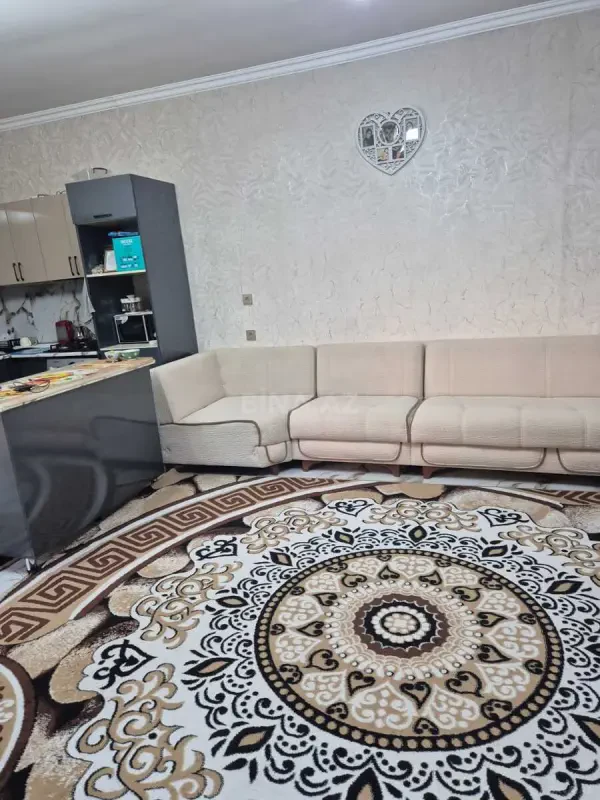 Satılır 4 otaqlı həyət evi 200 m²