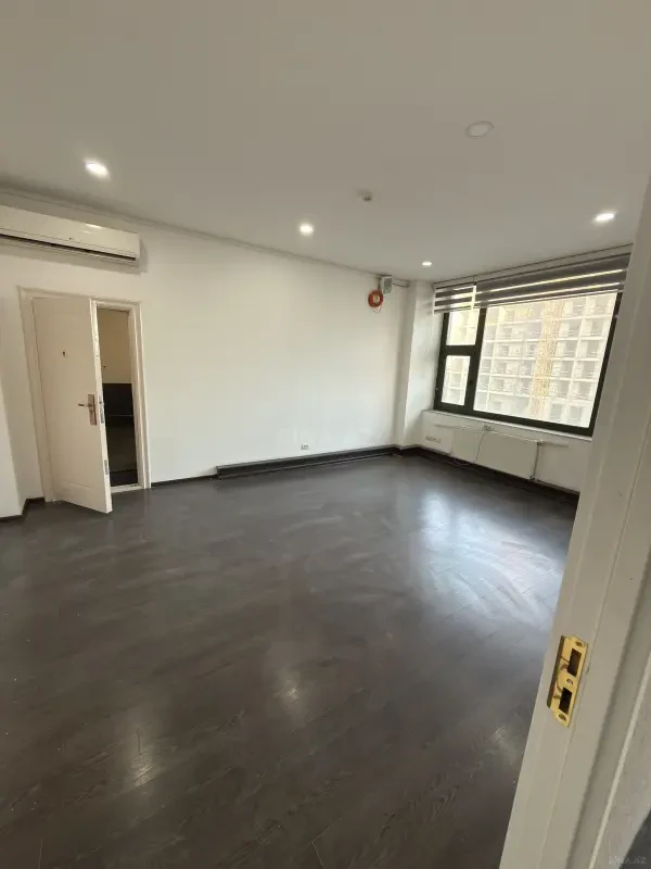 Kirayə verilir obyekt 1050 m²