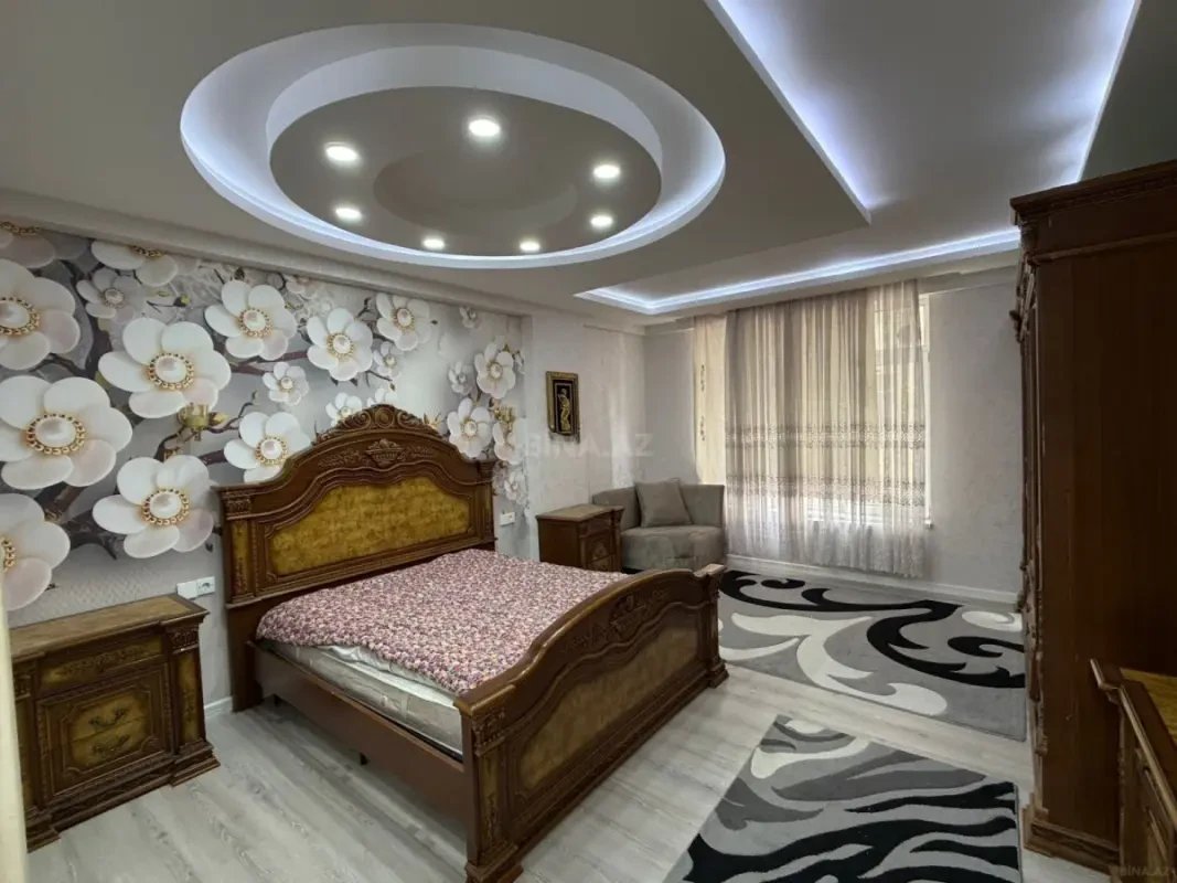 Kirayə verilir 3 otaqlı mənzil 150 m²