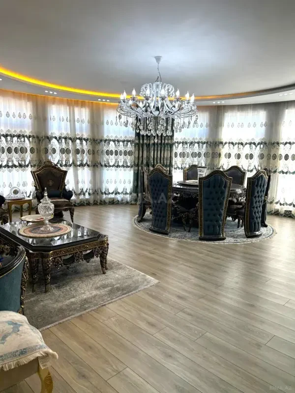 Satılır 5 otaqlı mənzil 230 m²