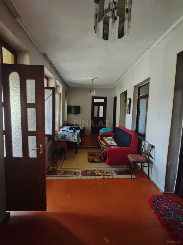 Satılır 7 otaqlı həyət evi 207 m²