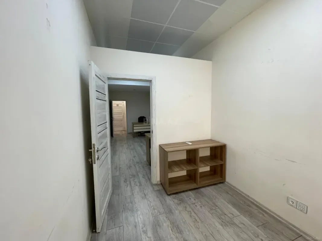 Kirayə verilir 1 otaqlı ofis 25 m²