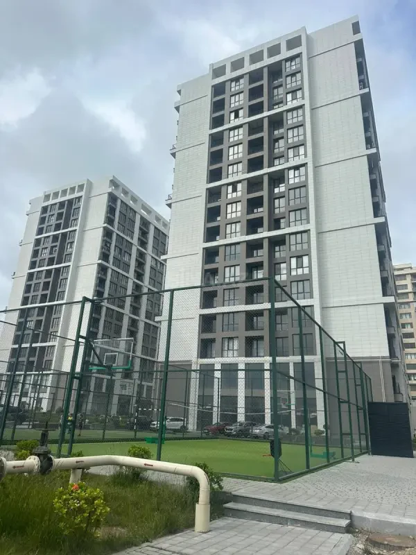 Satılır 2 otaqlı mənzil 79.8 m²