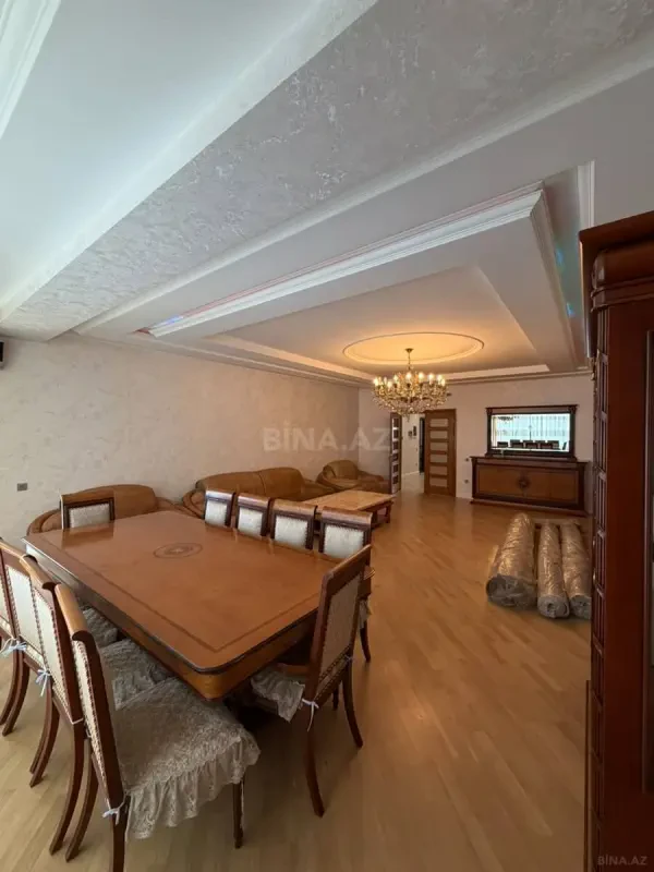 Satılır 3 otaqlı mənzil 171 m²