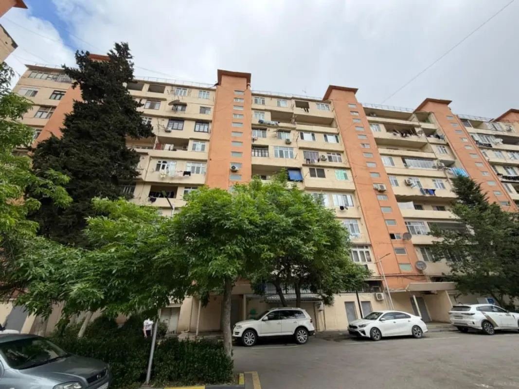 Satılır 5 otaqlı mənzil 120 m²