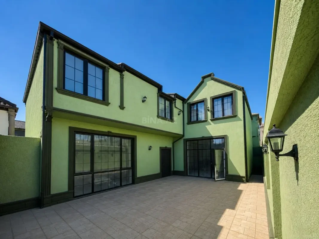 Satılır 5 otaqlı həyət evi 220 m²