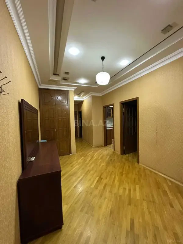 Kirayə verilir 3 otaqlı mənzil 91 m²