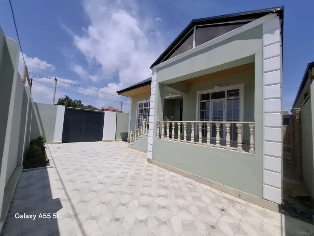 Satılır 4 otaqlı həyət evi 100 m²