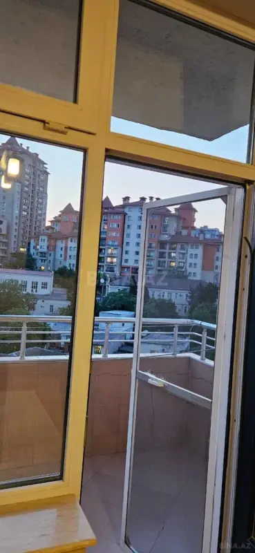 Kirayə verilir 2 otaqlı mənzil 100 m²
