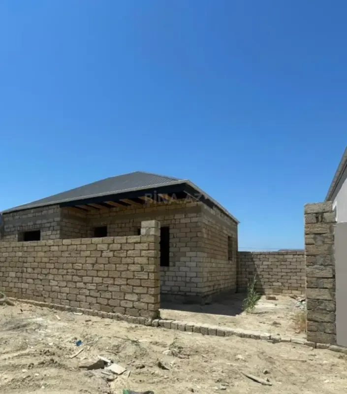 Satılır 4 otaqlı həyət evi 100 m²