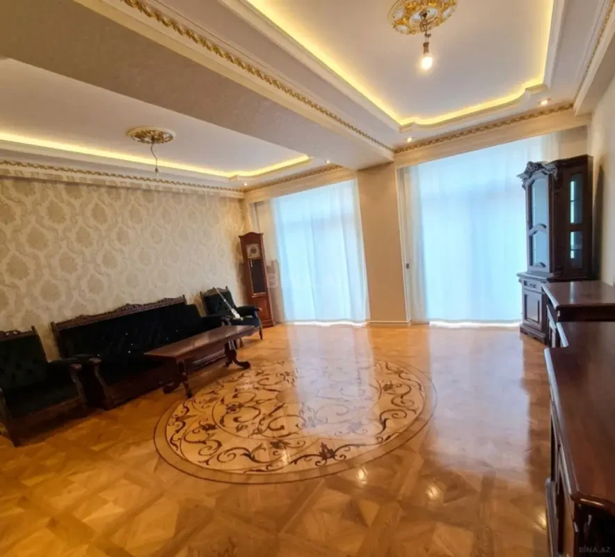 Kirayə verilir 3 otaqlı ofis 145 m²