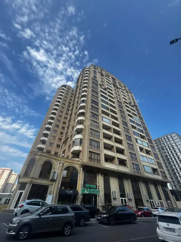 Kirayə verilir 2 otaqlı mənzil 103 m²