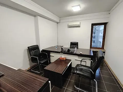 Kirayə verilir 3 otaqlı ofis 90 m² — Bakı 3 otaq 90.00 m²