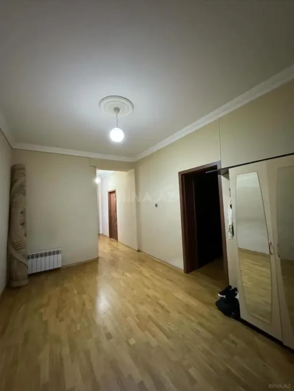 Kirayə verilir 3 otaqlı mənzil 180 m²