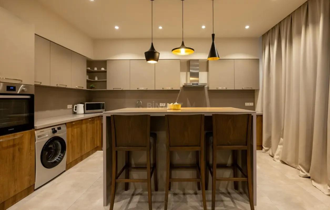 Kirayə verilir 2 otaqlı mənzil 181 m²