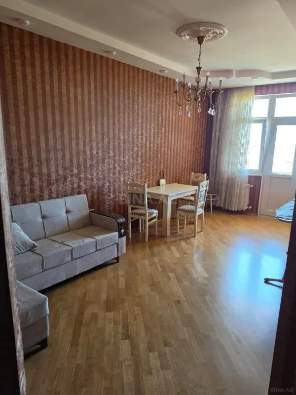 Kirayə verilir 2 otaqlı mənzil 75 m²