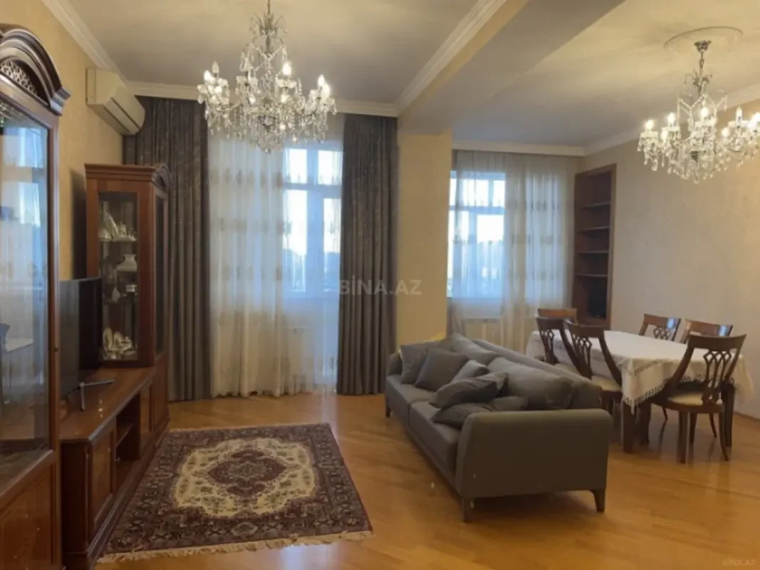 Kirayə verilir 2 otaqlı mənzil 120 m²