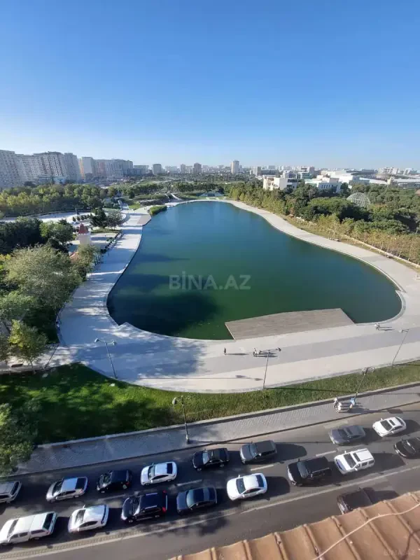 Kirayə verilir 3 otaqlı mənzil 130 m²