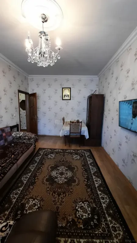 Satılır 4 otaqlı mənzil 100 m²