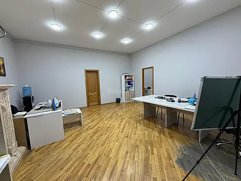 Kirayə verilir 11 otaqlı ofis 350 m² — Bakı 11 otaq 350.00 m²