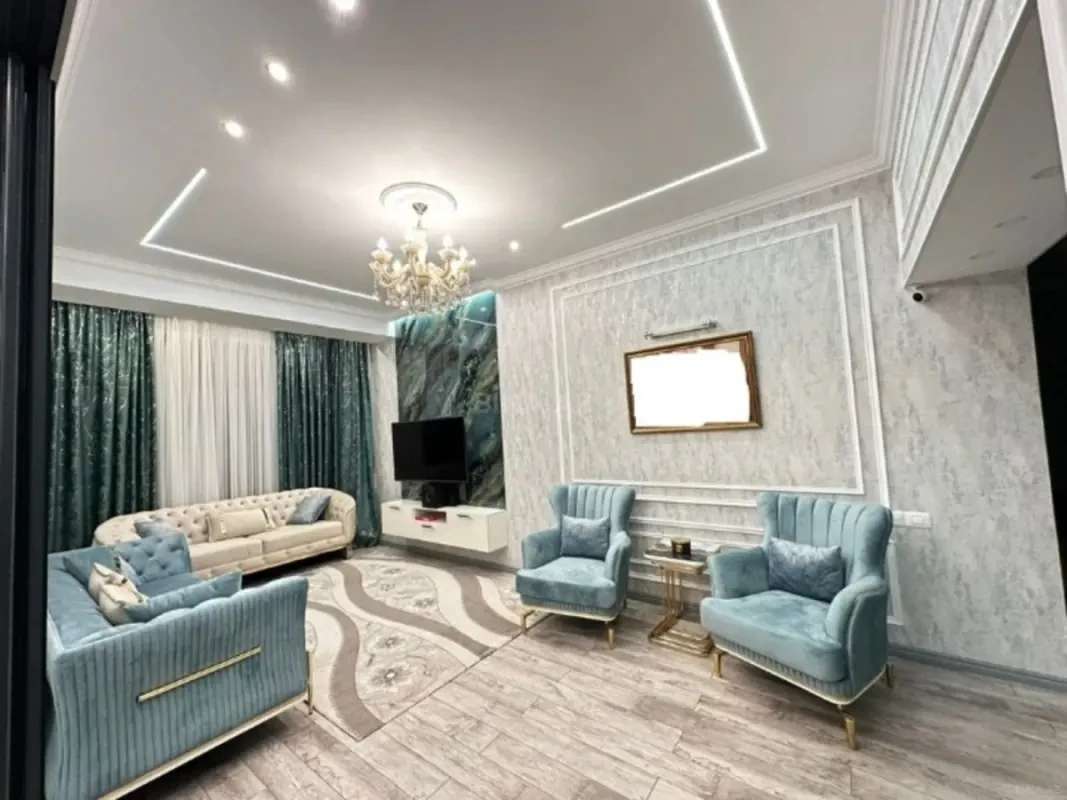 Satılır 3 otaqlı mənzil 117 m²
