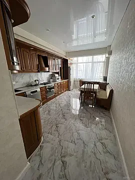 Kirayə verilir 3 otaqlı mənzil 165 m² — Bakı 3 otaq 165.00 m²