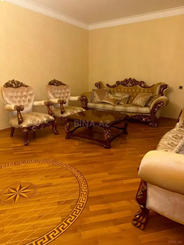 Kirayə verilir 3 otaqlı mənzil 163 m²