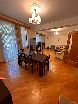 Kirayə verilir 3 otaqlı mənzil 160 m² — Bakı, Sahil qəs. 3 otaq 160.00 m²