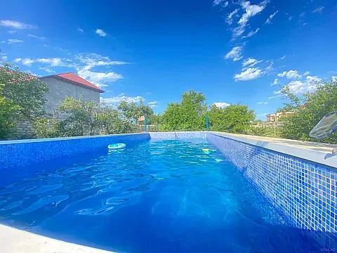 Kirayə verilir 7 otaqlı həyət evi 200 m² — Bakı, Novxanı 7 otaq 200.00 m²