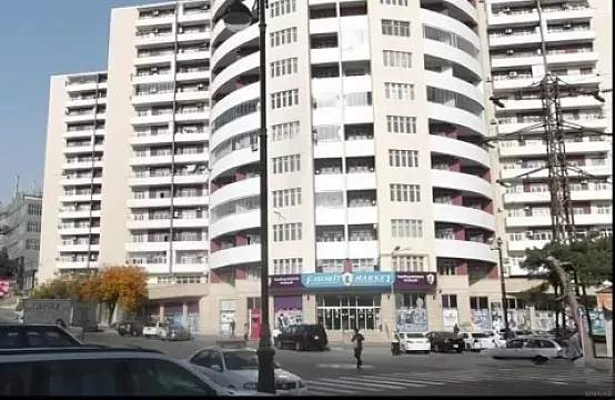 Kirayə verilir 3 otaqlı mənzil 140 m² — Bakı 3 otaq 140.00 m²