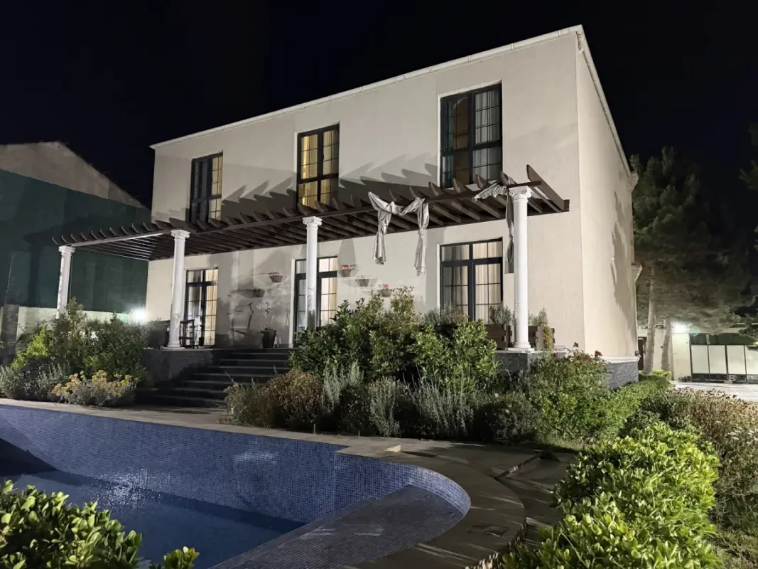 Kirayə verilir 5 otaqlı həyət evi 400 m²