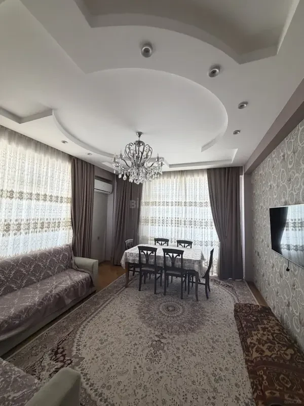 Kirayə verilir 3 otaqlı mənzil 130 m²