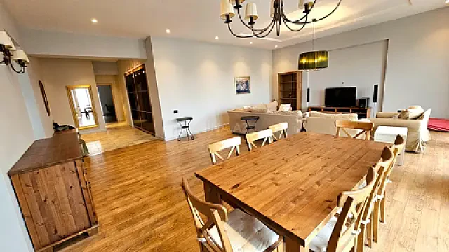 Kirayə verilir 4 otaqlı mənzil 250 m² — Bakı 4 otaq 250.00 m²