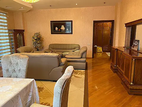 Kirayə verilir 3 otaqlı mənzil 135 m² — Bakı, Nizami 3 otaq 135.00 m²