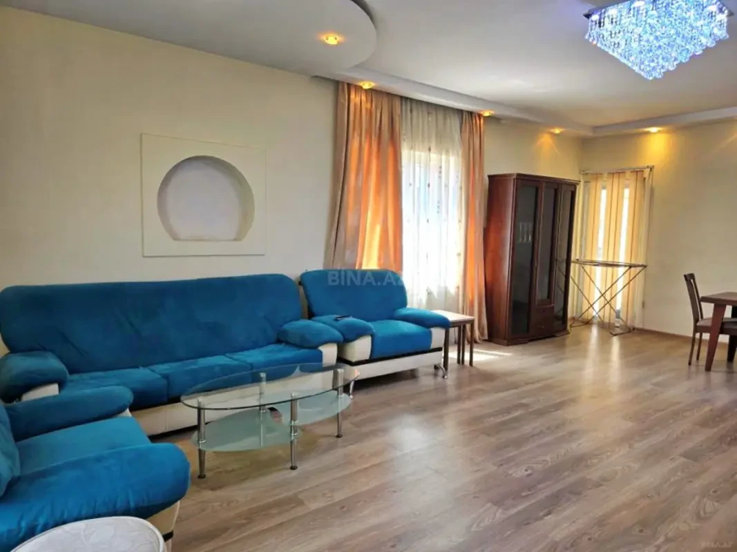 Kirayə verilir 3 otaqlı mənzil 150 m²
