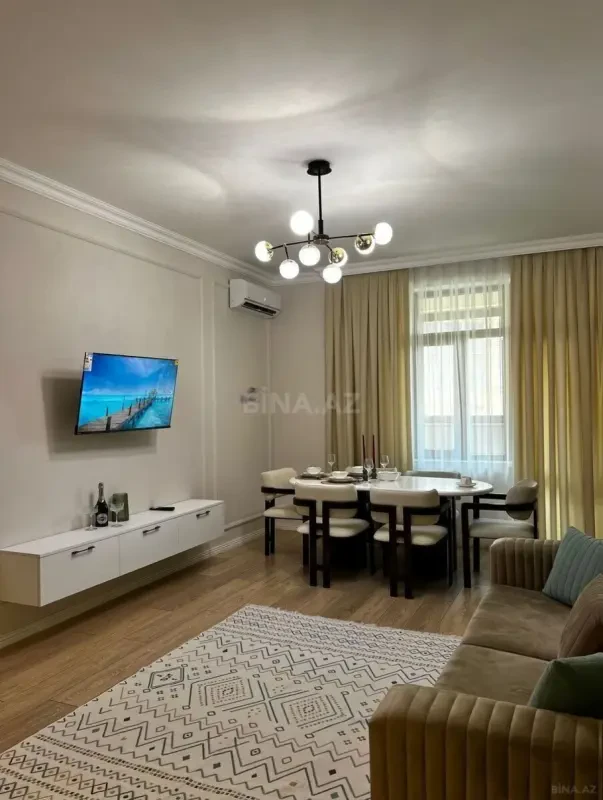 Kirayə verilir 2 otaqlı mənzil 80 m²