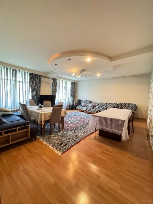 Satılır 5 otaqlı mənzil 115 m²