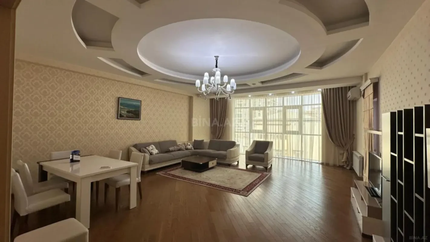 Kirayə verilir 4 otaqlı mənzil 215 m²