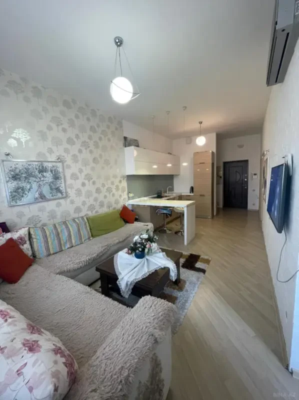 Kirayə verilir 2 otaqlı mənzil 55 m²